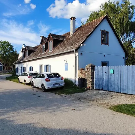 Henye Vintage A Kali-medenceben * Balatonhenye