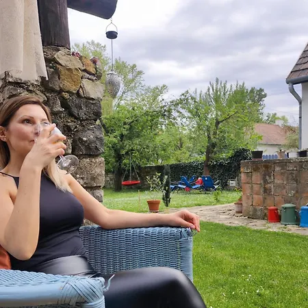 Henye Vintage A Kali-medenceben * Balatonhenye