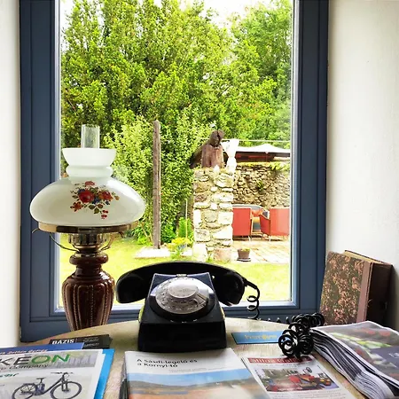 Henye Vintage A Kali-medenceben *