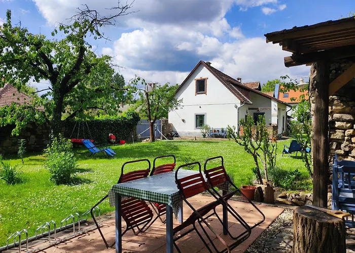 Henye Vintage A Kali-medenceben *