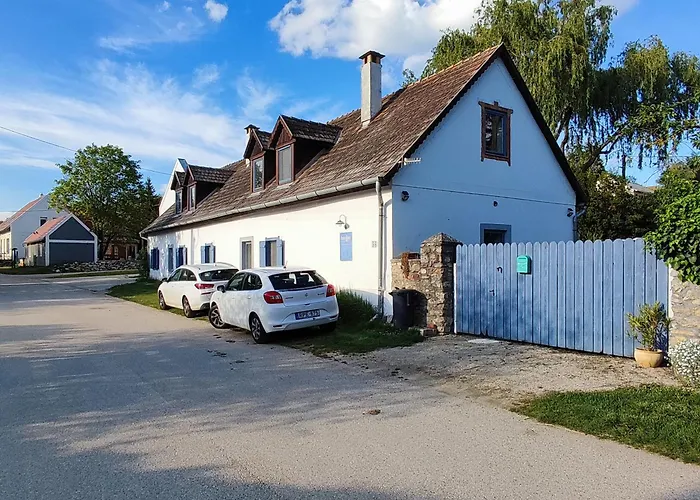 Henye Vintage A Kali-medenceben * Balatonhenye